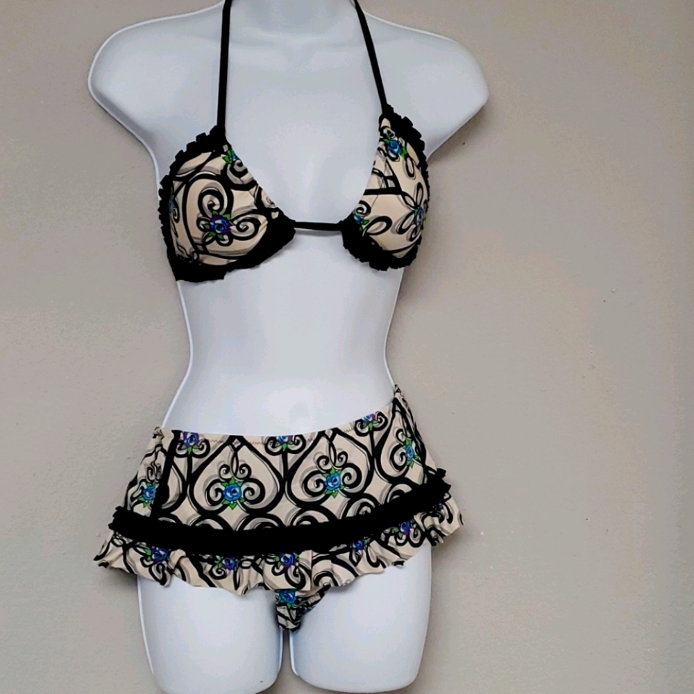 Betsey Johnson 2 Piece Swim Sz M/L